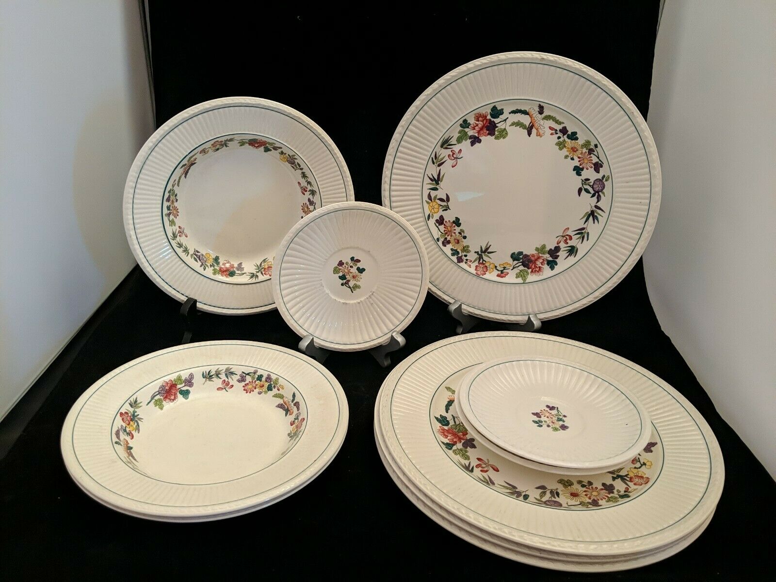 Wedgwood A6463 Etruria England 4 Dinner Plates 3 Rimmed Bowls 3 Saucers. Crazing